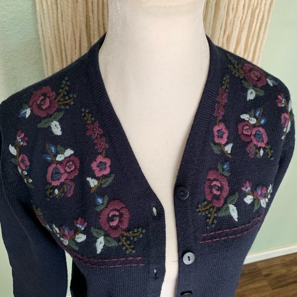 Pendleton petite stitched floral cardigan - Picture 2 of 7